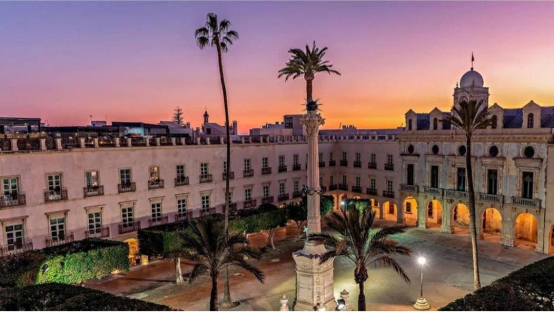 Piso Museo Del Realismo - Catedral - Alcazaba Con Parking Gratis - Super Wifi Apartment Almeria Bagian luar foto