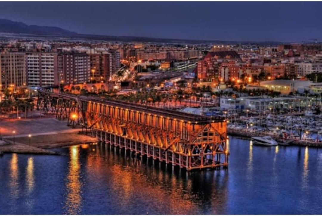 Piso Museo Del Realismo - Catedral - Alcazaba Con Parking Gratis - Super Wifi Apartment Almeria Bagian luar foto