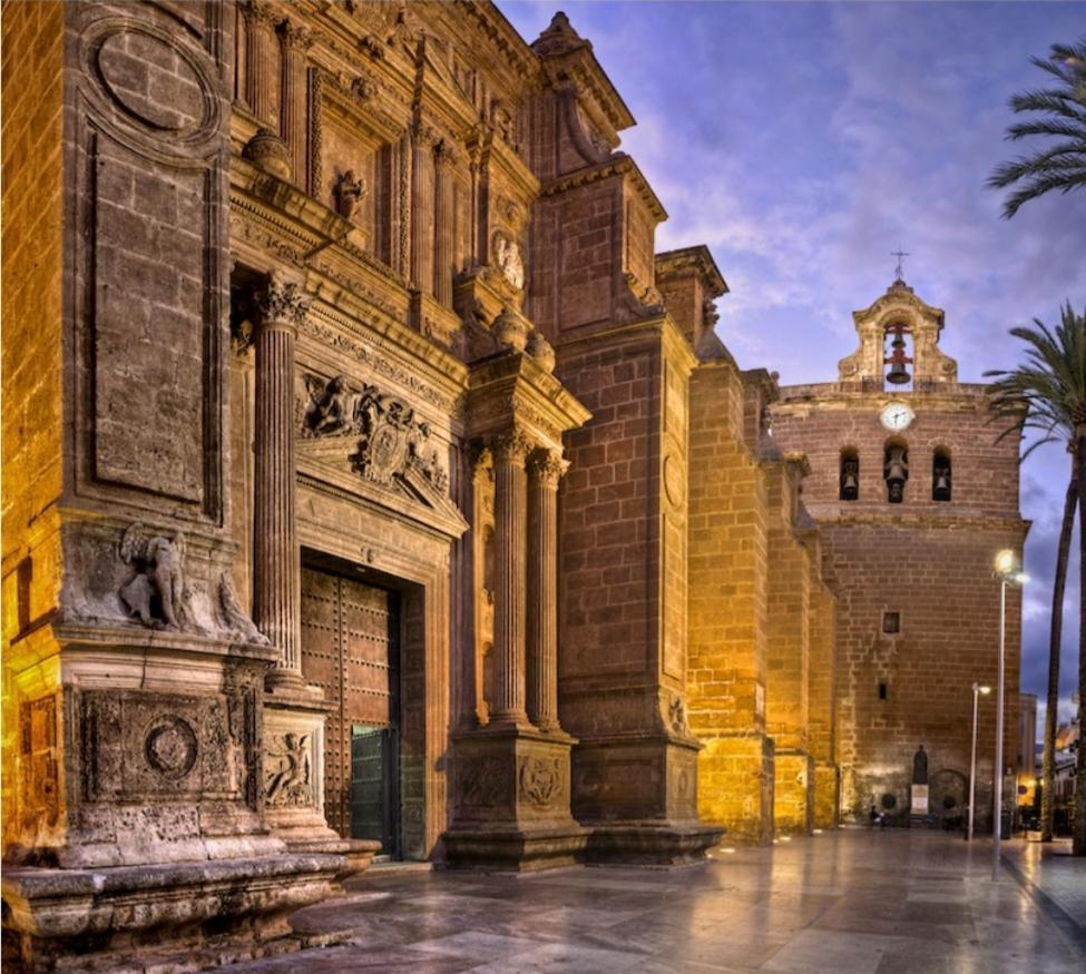 Piso Museo Del Realismo - Catedral - Alcazaba Con Parking Gratis - Super Wifi Apartment Almeria Bagian luar foto